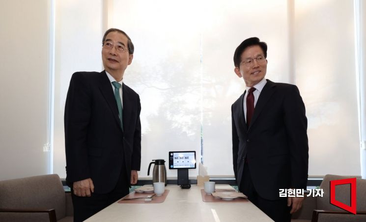 [포토] 김문수·한덕수 '단일화 담판'...단일화 여부에 '이목집중'