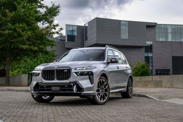 [Tabolleo] The Essence of a Luxury Family Car, BMW X7