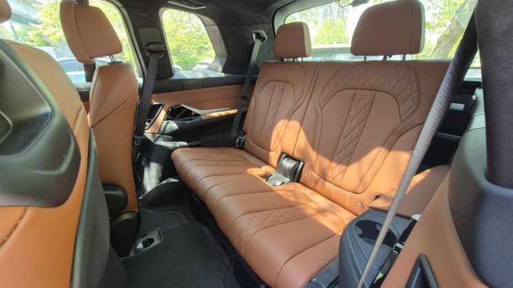 [Tabolleo] The Essence of a Luxury Family Car, BMW X7