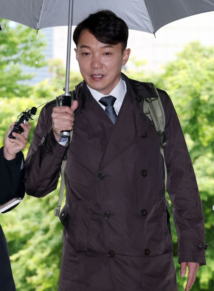 ‘위장전입·청탁금지법 위반 혐의’ 이정섭 검사, 첫 재판서 혐의 부인