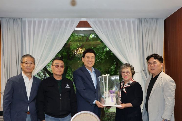 이강덕 포항시장, 죽도시장 상인 대표들과 간담회… 현장 체감형 정책 추진