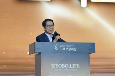 신창재 교보생명 의장, 설계사 격려…"고객보장 노력 '폭싹 속았수다'"