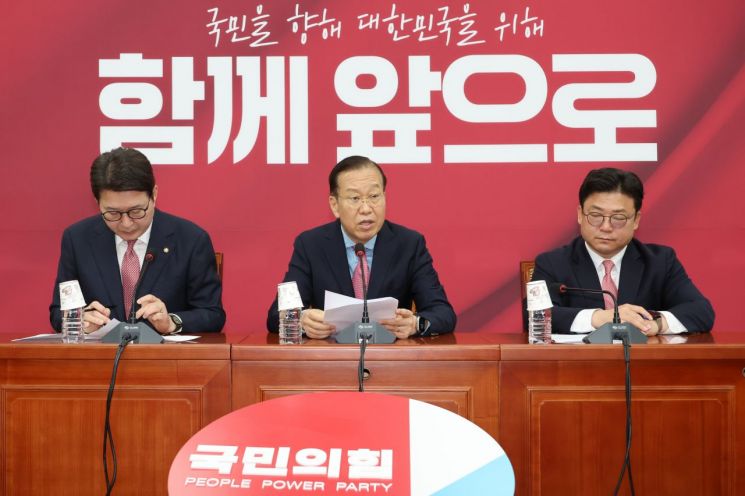 '빅텐트'커녕 '스몰텐트'도 어려워진 국힘…후보교체 비판 봇물
