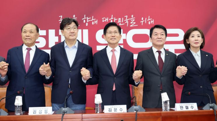 尹 "반드시 승리해야" 메시지…국민의힘 일각 "출당시켜야"