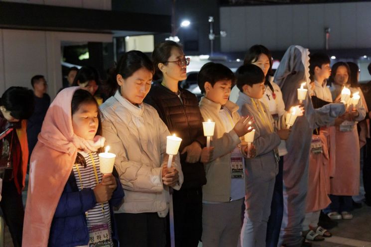 파도처럼 밀려오는 가족 사랑...마포구 '엄빠랑 해변으로 캠핑가자' 개최