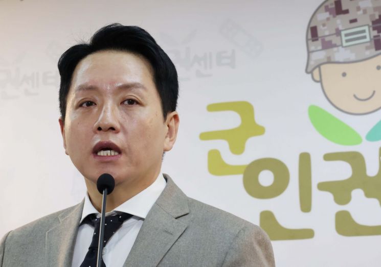 갑질 의혹 수도군단장, 직무정지 위한 분리파견 "부적절사안 확인"