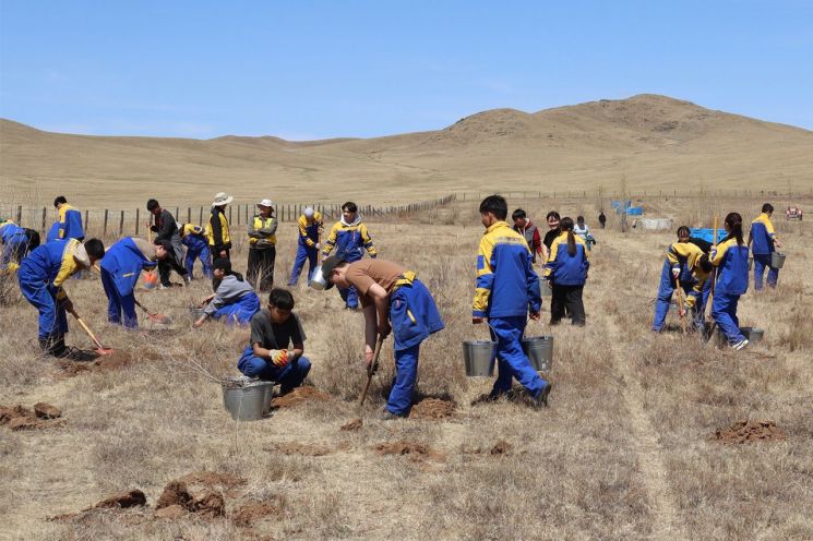KT&G, 몽골 아르갈란트 '상상의 숲' 조성…"사막화 해결"