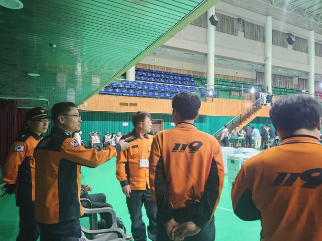 전북특별자치도소방본부는 대선을 내달 3일까지 도내 투·개표소 839개소를 대상으로 화재 안전대책을 추진한다. 전북도소방본부 제공