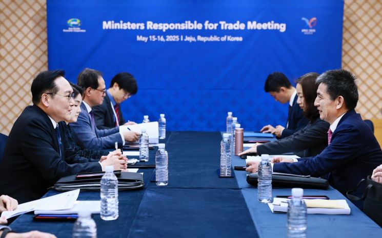 글로벌 통상질서 재편 속 제주 APEC 개막…한미 회담 주목