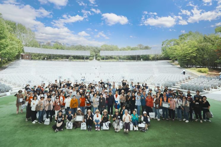 자생한방병원, 건강 되찾은 환자들와 걷기대회