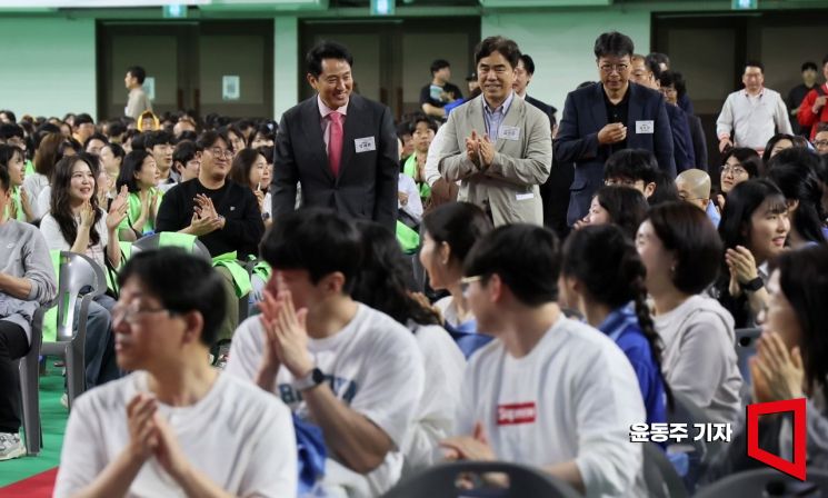 [포토] 사회복지관의 날 참석하는 오세훈 시장