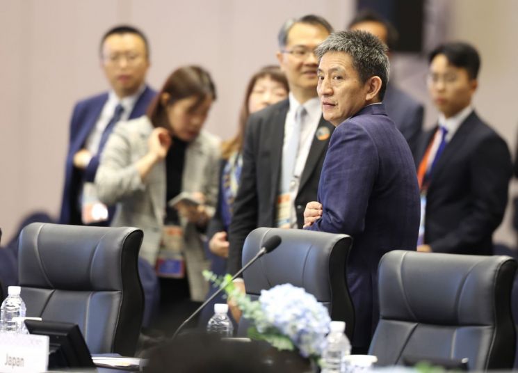美中, APEC서 단독 회담…"관세 갈등 완화 기대감"
