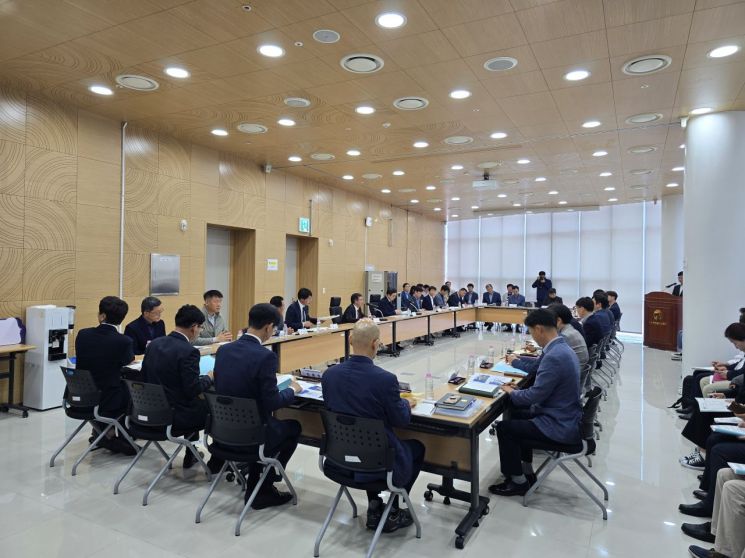 충남도가 15일 국립해양생물자원관에서 '충남 해양수산 미래비전 실행 도-시군 워크숍'을 개최했다. /충남도 제공