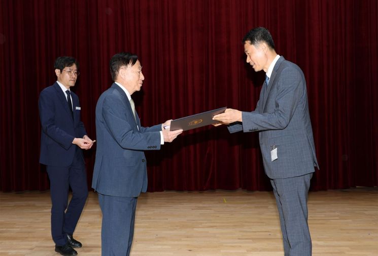 대전교육청, 44회 스승의 날 기념식...236명 포상 및 표창 