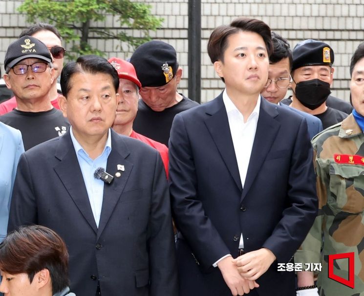 [포토] 이준석 후보, 박정훈 대령 2심 기자회견 참석