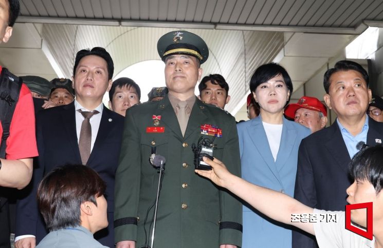 [포토] 2심 준비공판 출석, 기자회견 연 박정훈 대령