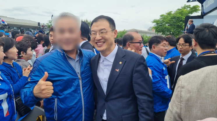 이재명·김상욱, 전북서 만났다…중도보수 확장 지속
