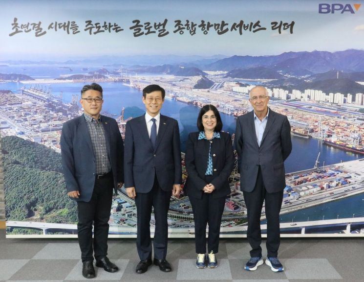 원양어업 기지 스페인 라스팔마스 시장, 부산항 찾아