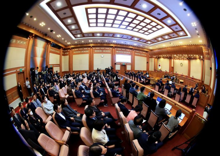 [이 책 어때]"엘리트가 지배하는 대한(민)국"