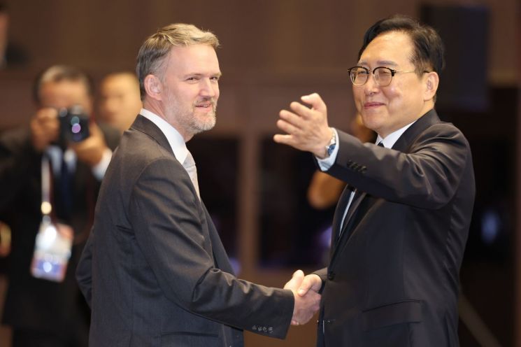 APEC, 글로벌 통상위기 대응 공동선언…"다자무역·AI·공급망 협력"
