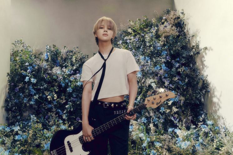 방탄소년단 지민이 'BMI 팝 어워드'에서 ‘Like Crazy’·‘Who’로 수상자로 선정됐다. 빅히트뮤직