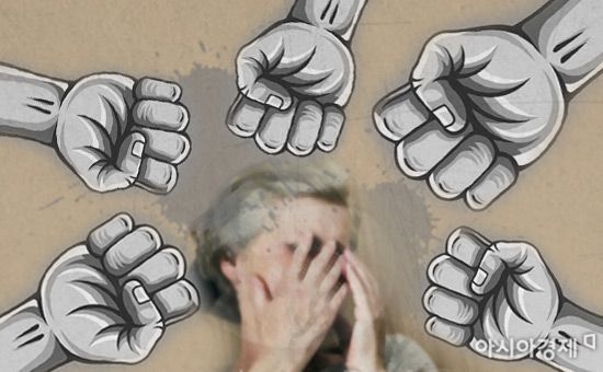 "돈 안주면 가만 안 둬" 90대 엄마 협박한 50대 딸