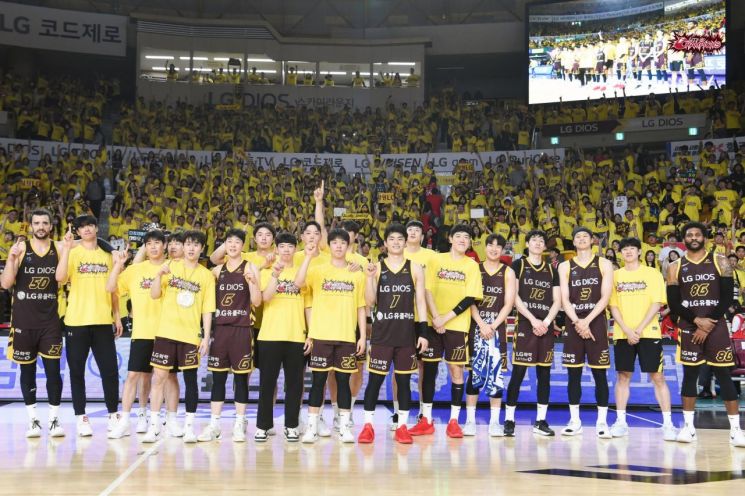 창원LG세이커스 창단 첫 챔피언결정전 우승 쾌거.
