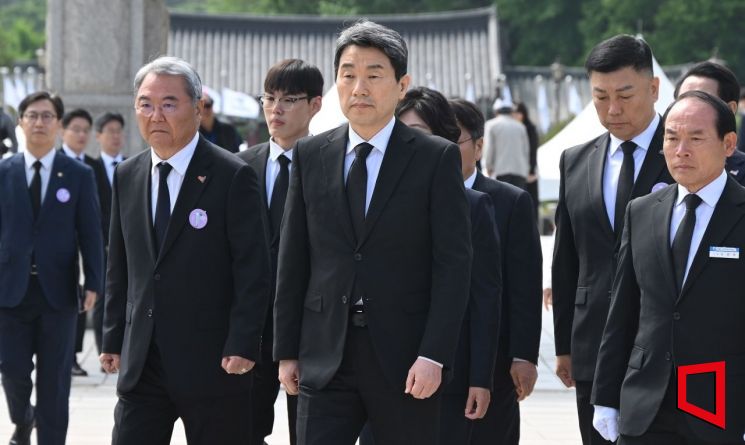 [포토]  '함께, 오월을 쓰다' 45주년 기념식…사상 첫 대행 참석