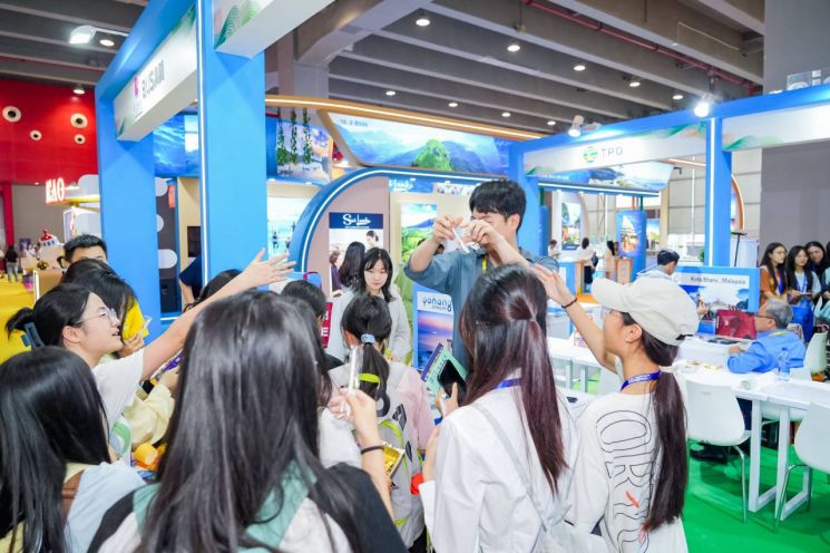 15일부터 17일까지 중국 광저우에서 열린 ‘2025 광저우 국제관광전(GITF)’에 참가해 중화권 관광객들을 대상으로 포항의 관광 매력과 글로벌 행사 역량 홍보에 나섰다. 포항시 제공