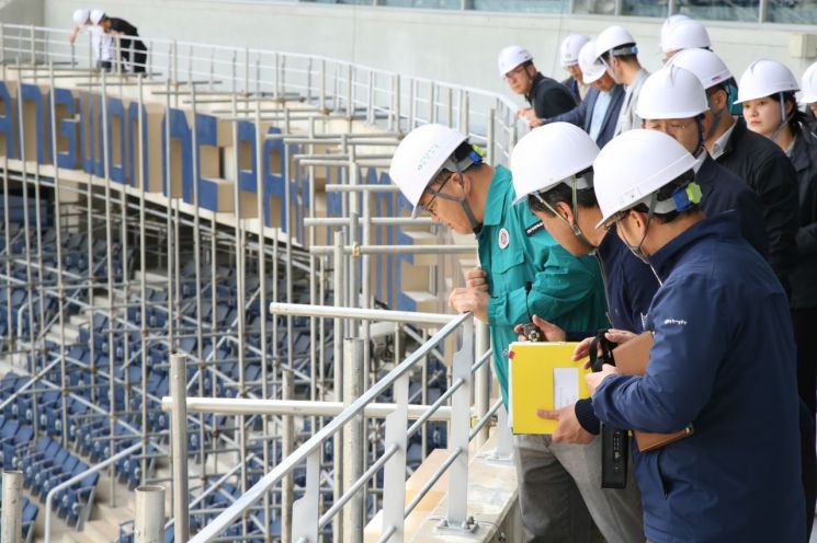 "창원NC파크 재개장 이상 무" … 장금용 창원시장 권한대행, 최종 점검 실시
