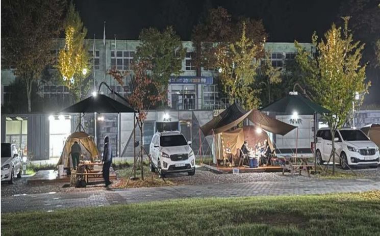 폐교를 활용해 만든 김천 오토캠핑장