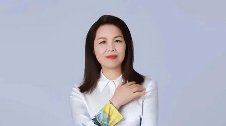 "본교 출신 부총장 재산이 9조 육박"…中 대학 새 기록 쓴 여성