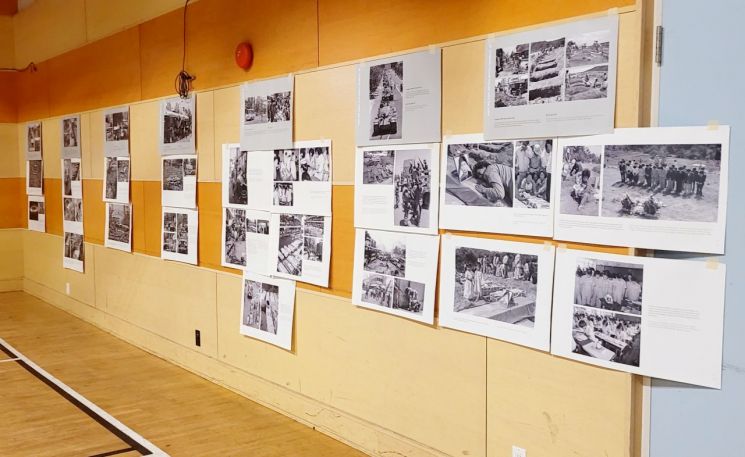 광주 학생들이 18일 캐나다 토론토 한인회관에서 ‘광주정신, 위대한 유산’ 5·18 기록과 진실을 담은 사진전을 개최했다. 광주교육청 제공