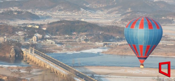 부여 하늘을 날고 있는 열기구 모습/부여군청