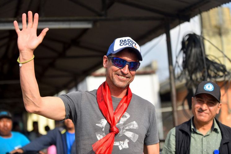 영국 산악인 에베레스트 19번째 등정…셰르파 제외 최다 기록