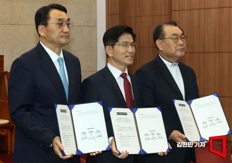 [포토] 김문수 후보, 기독교계 교육정책협약