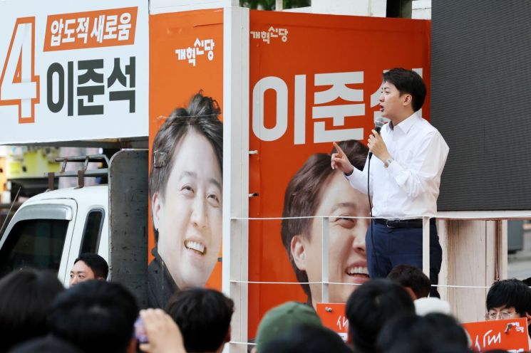 이준석, 사흘째 광주 표심 공략…AI 통학버스 공약