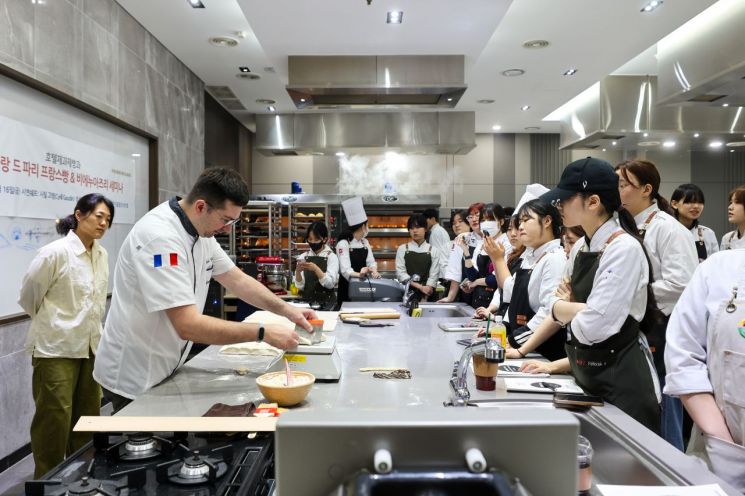 경남정보대, 프랑스 제빵 명장 '시릴 고댕' 초청 특강 개최