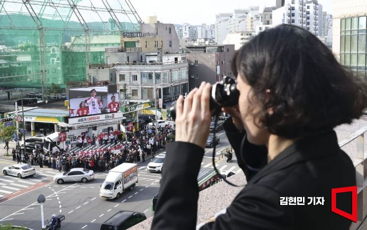 [포토] 김문수 유세 현장 경계 근무하는 경찰