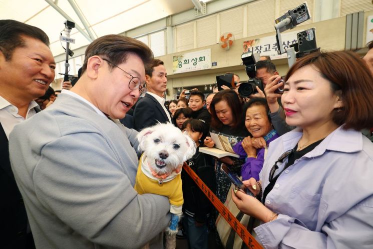 이재명, 반려동물 공약 발표…"진료비 부담↓·동물 학대자 사육 금지"