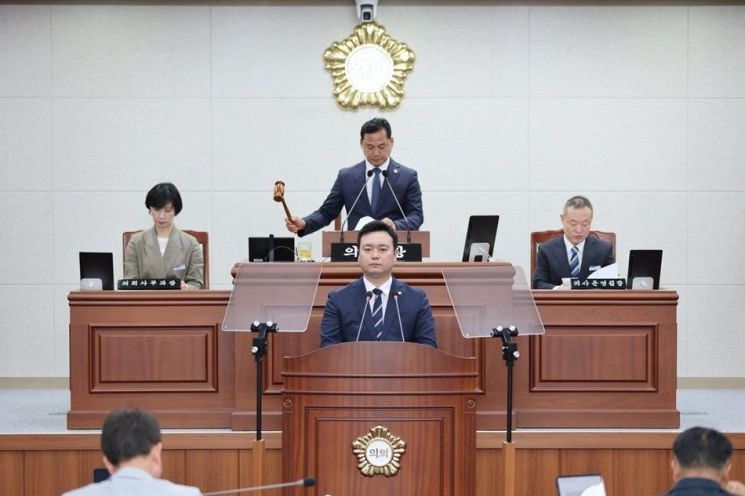 김봉성 군의원이 5분 자유발언을 하고 있다. 무안군의회 제공