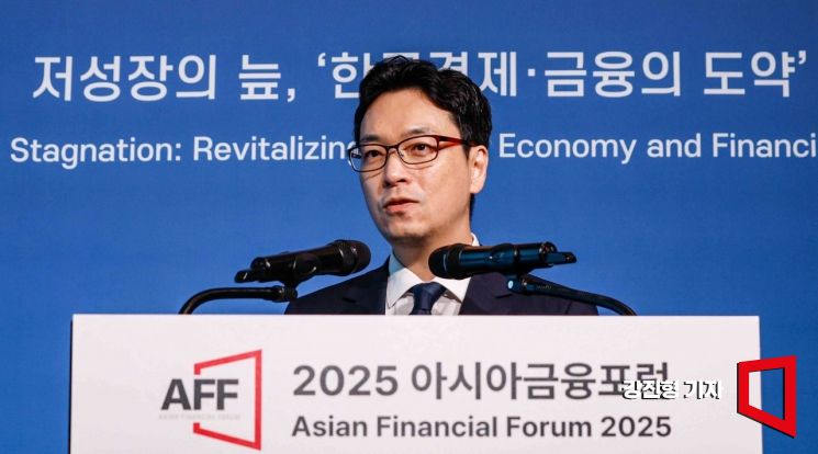 이재원 한은 경제연구원장: 지금이 한국 경제의 '황금기'…구조개혁에 집중해야