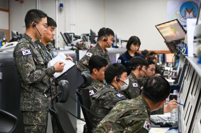 비상출격 명령에 8분대기조 출격…한미 연합항공작전 심장 KAOC