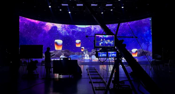 엔피, XR 기술로 '무아' 명상 세계 무대 위로 확장