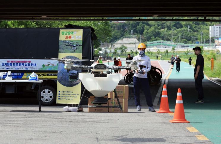 노원구, 드론 활용 모기 유충 방역 작업 시작 