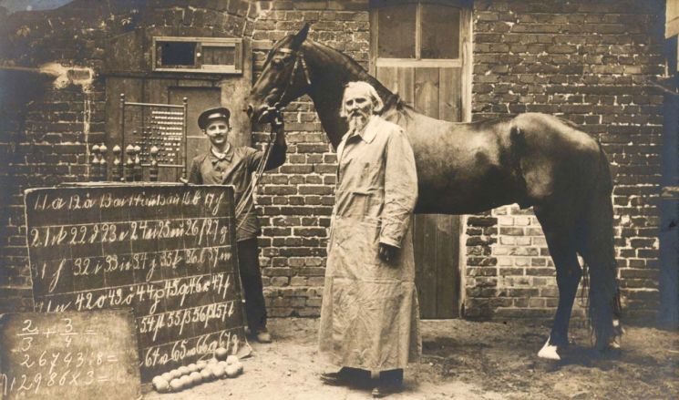 1904년 영리한 말 한스와 조련사 빌헬름 폰 오스텐. 브리태니커 캡쳐