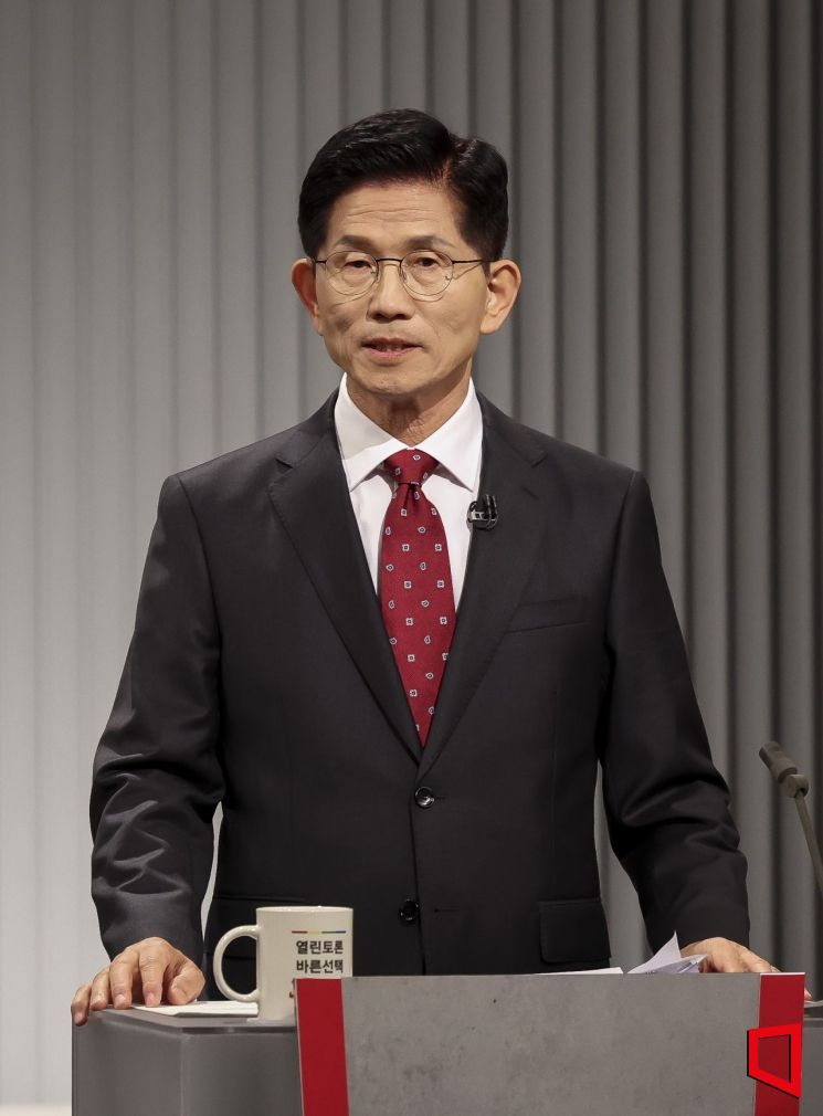 [포토] 김문수 "연금 2차 구조개혁 즉시 착수…청년 참여시킬 것"