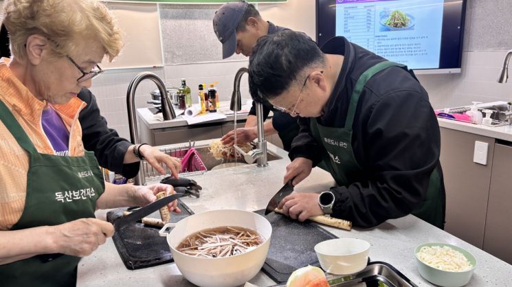 손끝으로 전하는 영양 이야기... 금천구, 농아인 대상 맞춤형 영양 특강