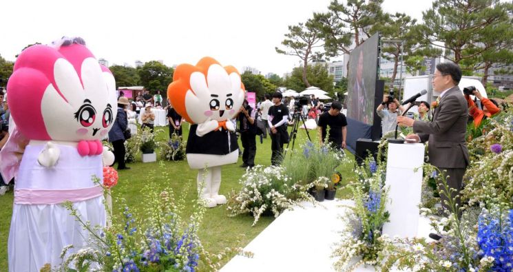 [포토] 광주 홍보캐릭터 대전…'빛돌이 결혼식'