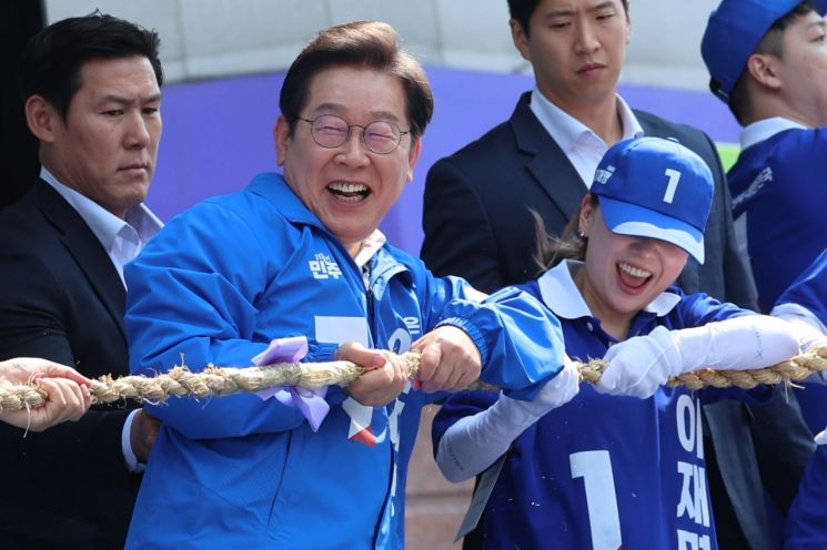이재명, 당진서 "처갓집 온 기분…제2서해대교·동서횡단철도 시급"